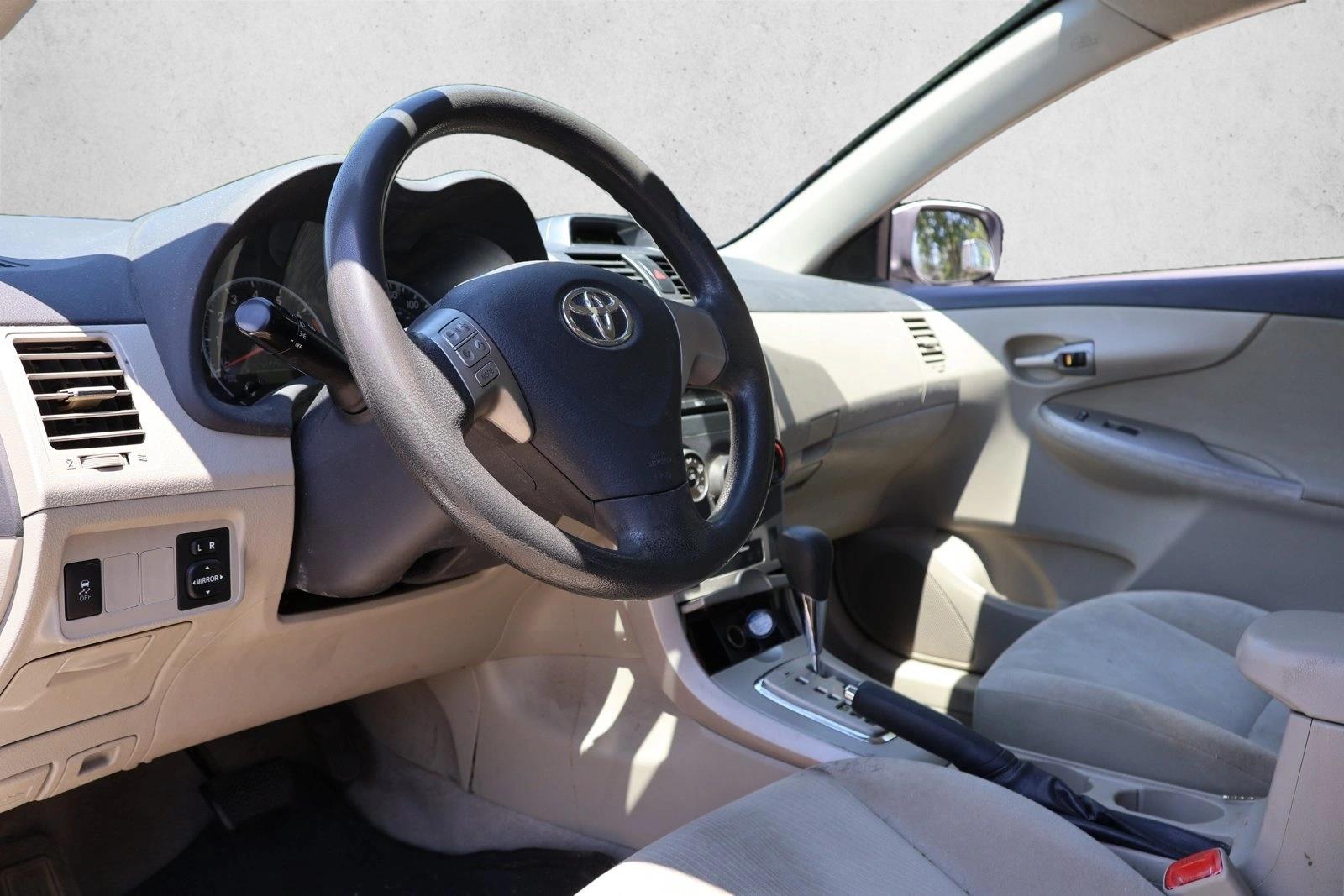 2012 Toyota Corolla LE - Photo 12