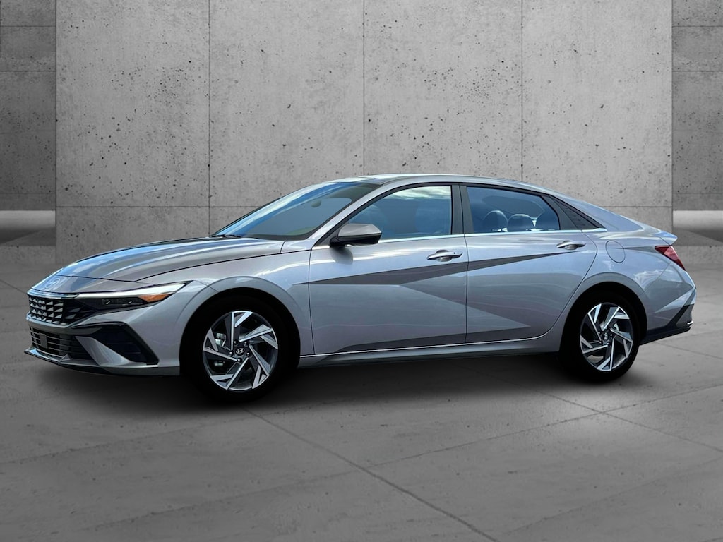 New 2025 Hyundai Elantra SEL Convenience Sedan