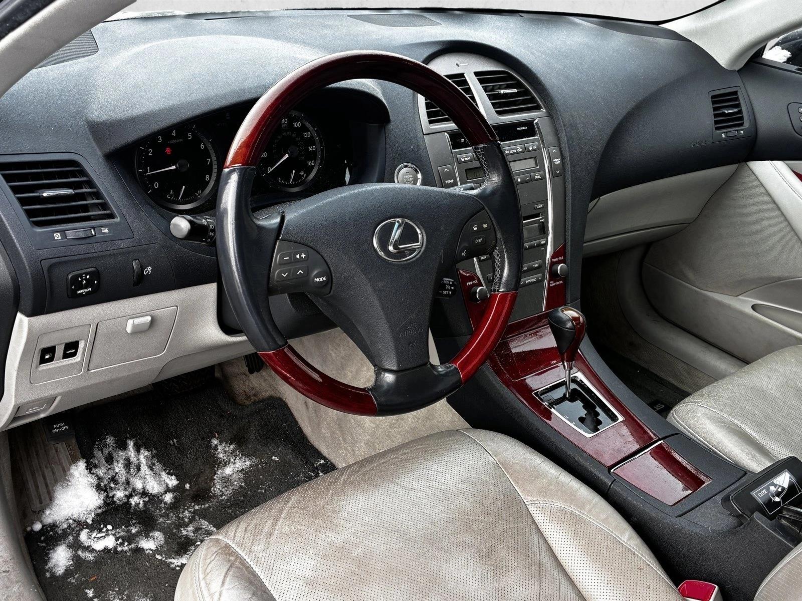 2009 LEXUS ES - Image 10