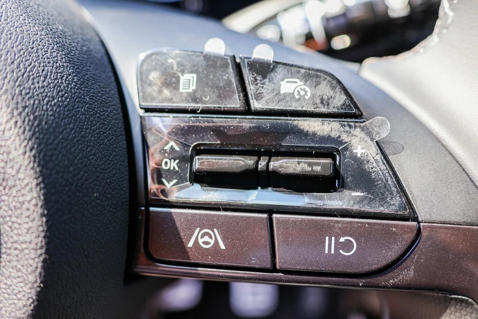 2025 Hyundai Elantra Blue - Photo 16