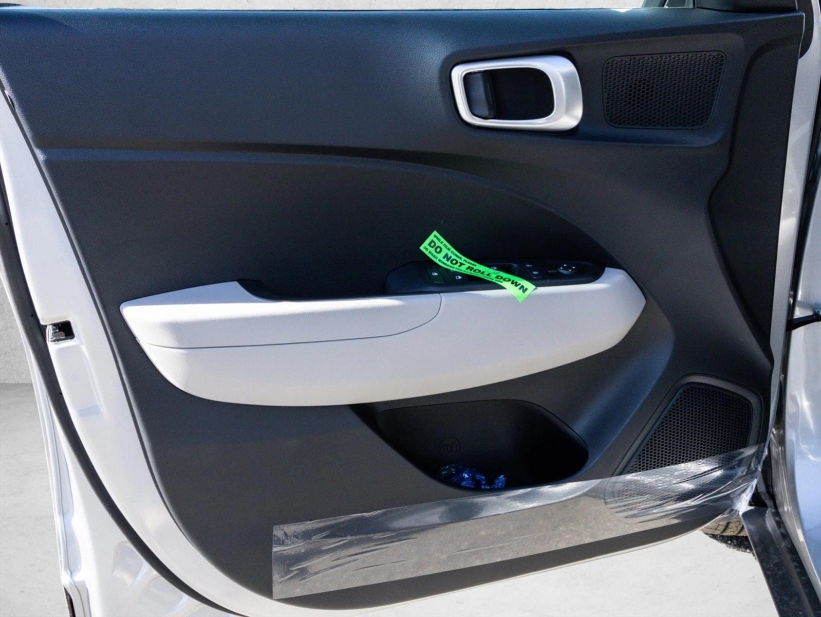 2025 Hyundai Venue SEL - Photo 12