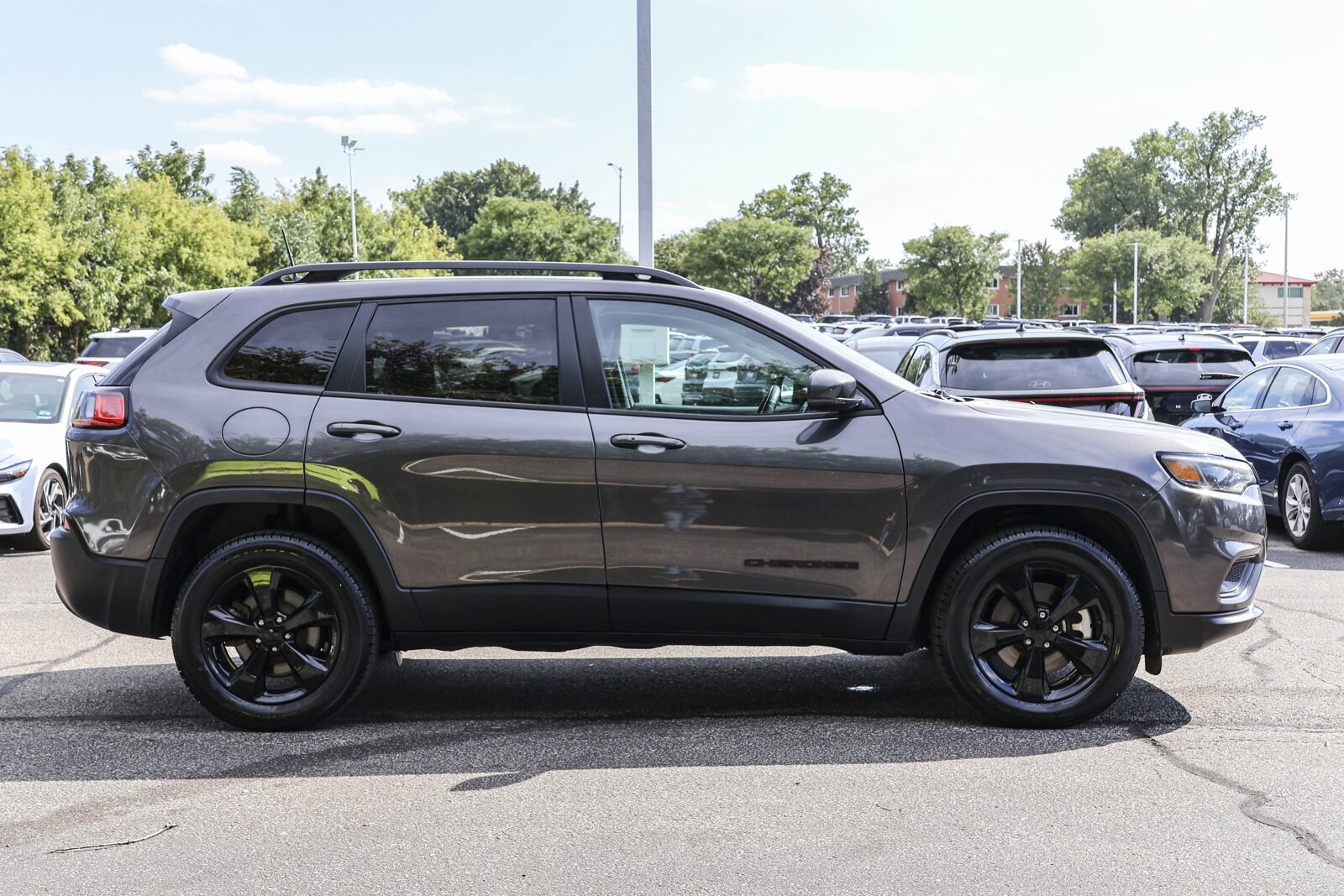 2021 Jeep Cherokee Altitude Sport photo 4