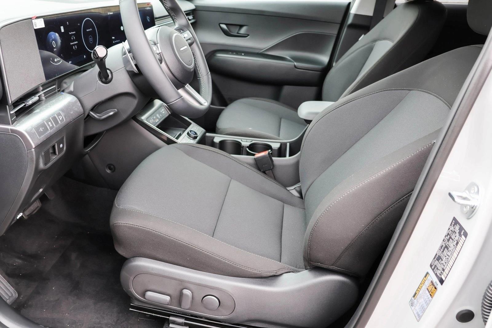 2025 Hyundai Kona SEL Convenience - Photo 11