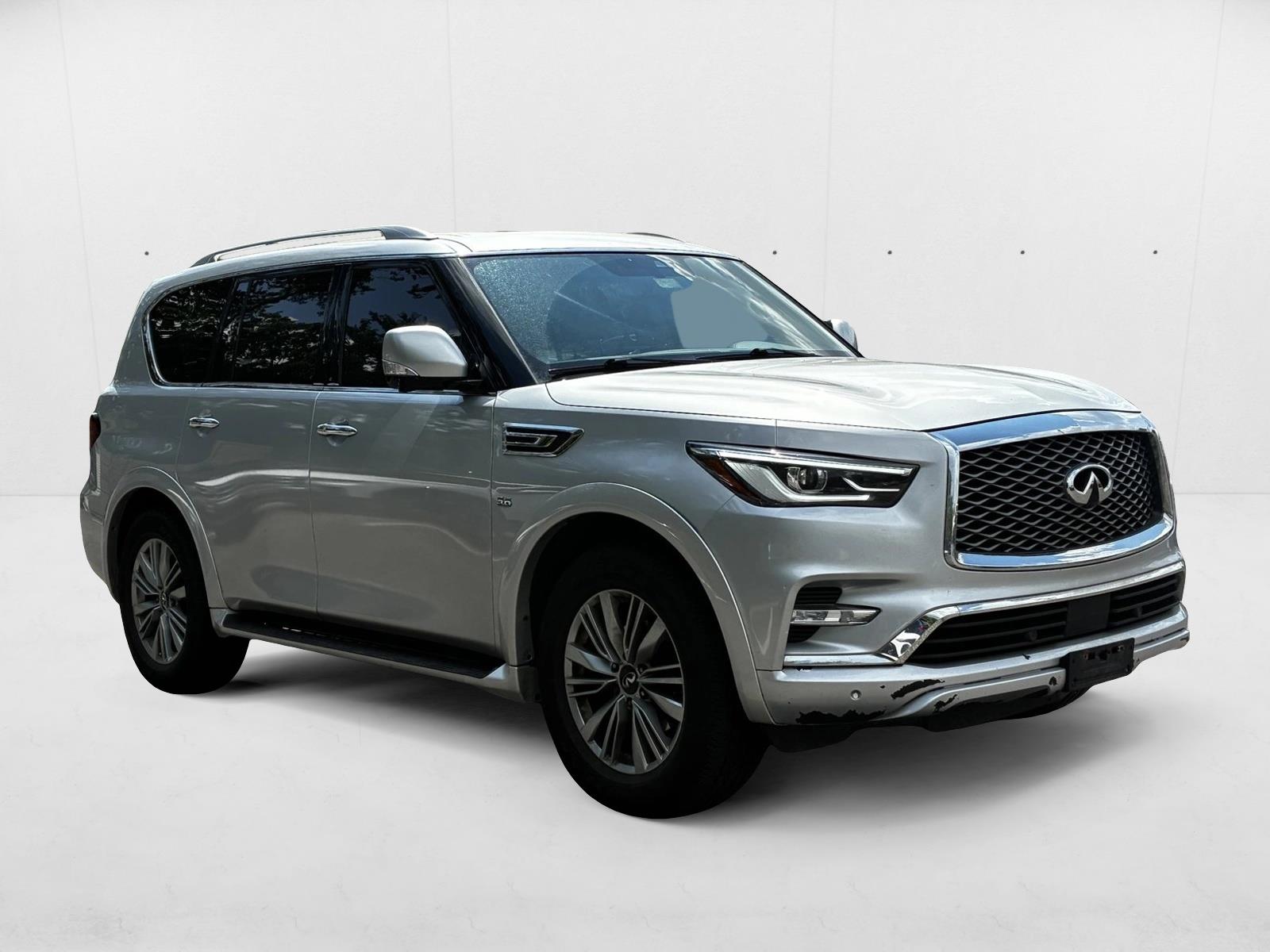 2019 Infiniti QX80 Luxe photo 3