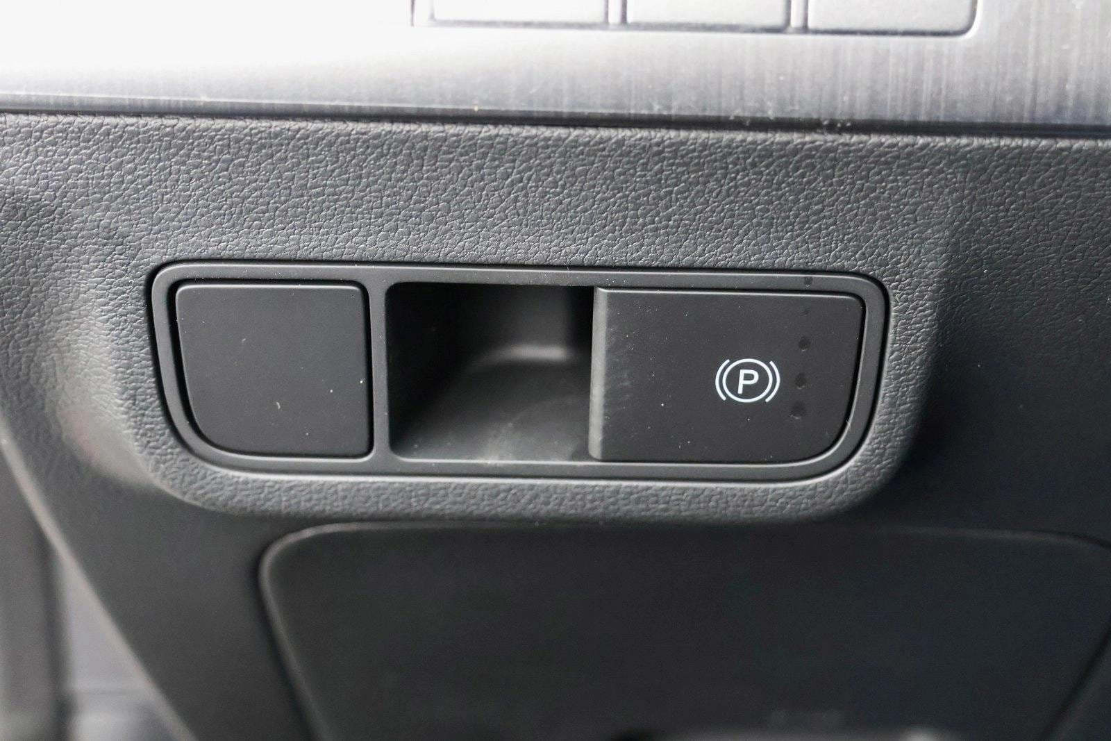 2025 Hyundai Kona SEL Convenience - Photo 13