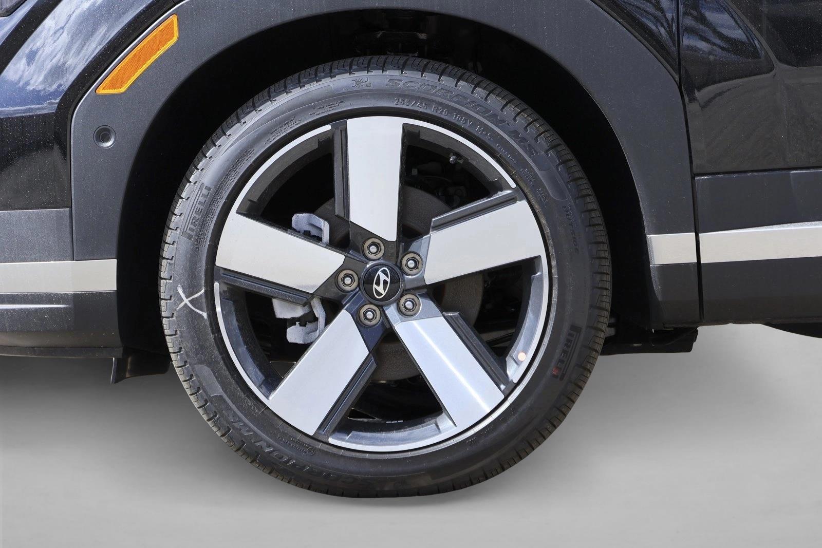 2026 Hyundai Santa Fe Limited - Photo 9