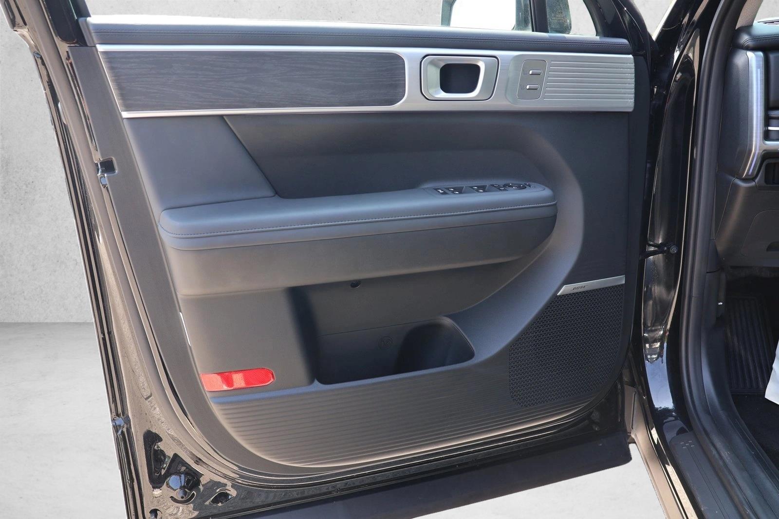 2026 Hyundai Santa Fe Limited - Photo 12