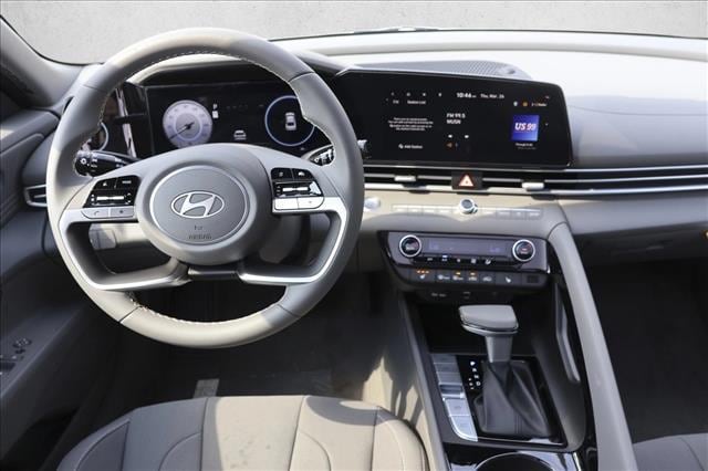 2025 Hyundai Elantra SEL - Photo 25