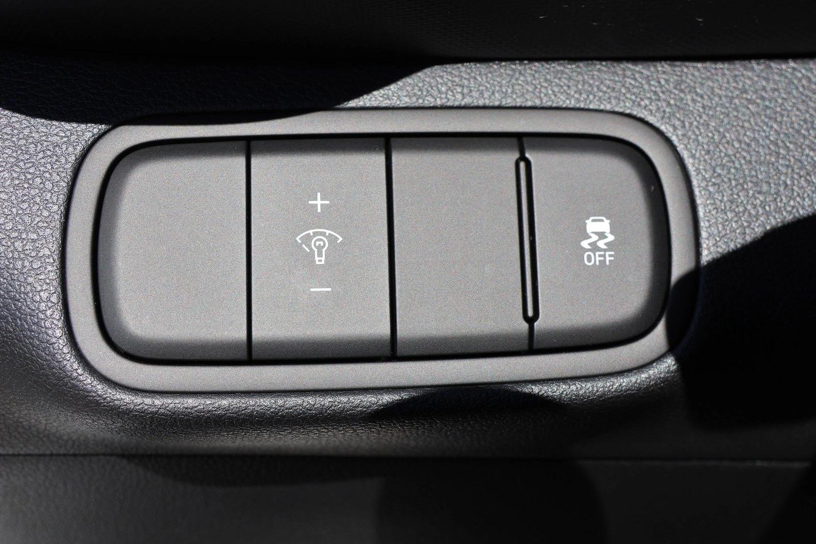 2026 Hyundai Venue SEL - Photo 13
