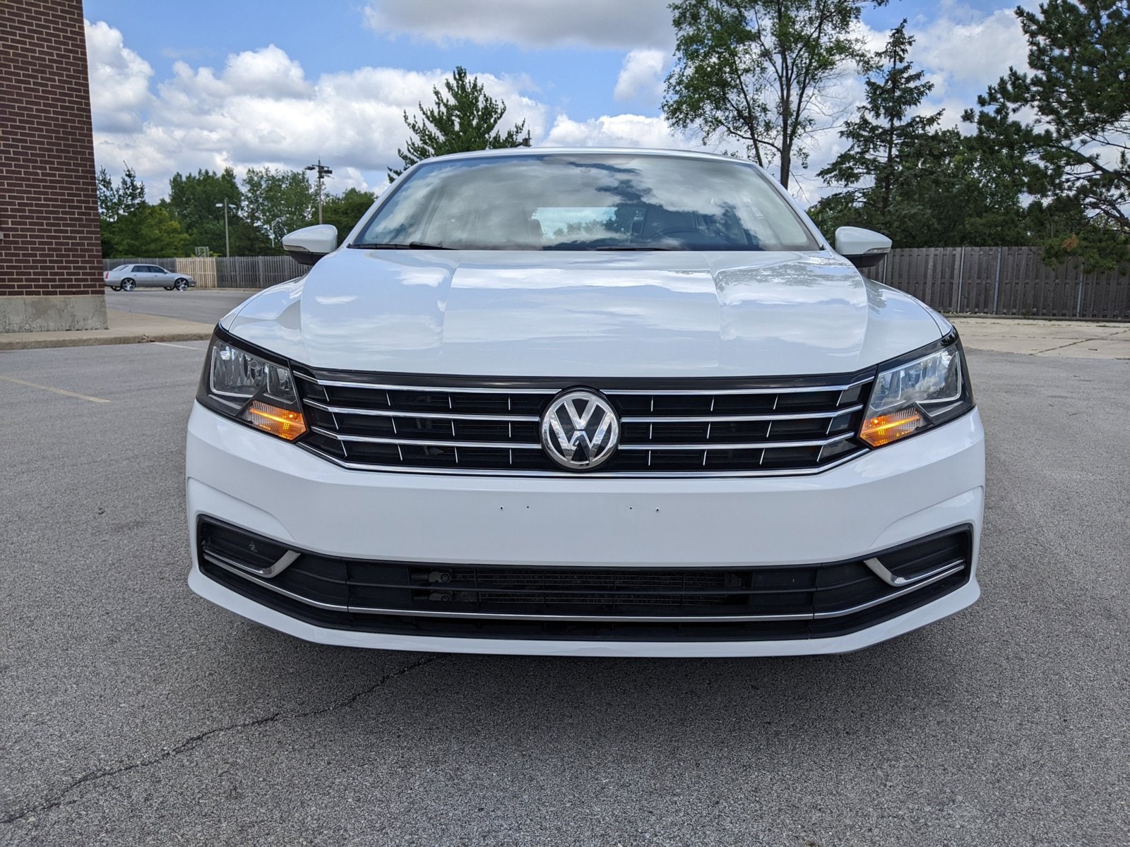 Used 2017 Volkswagen Passat SE with VIN 1VWBT7A32HC028732 for sale in Des Plaines, IL