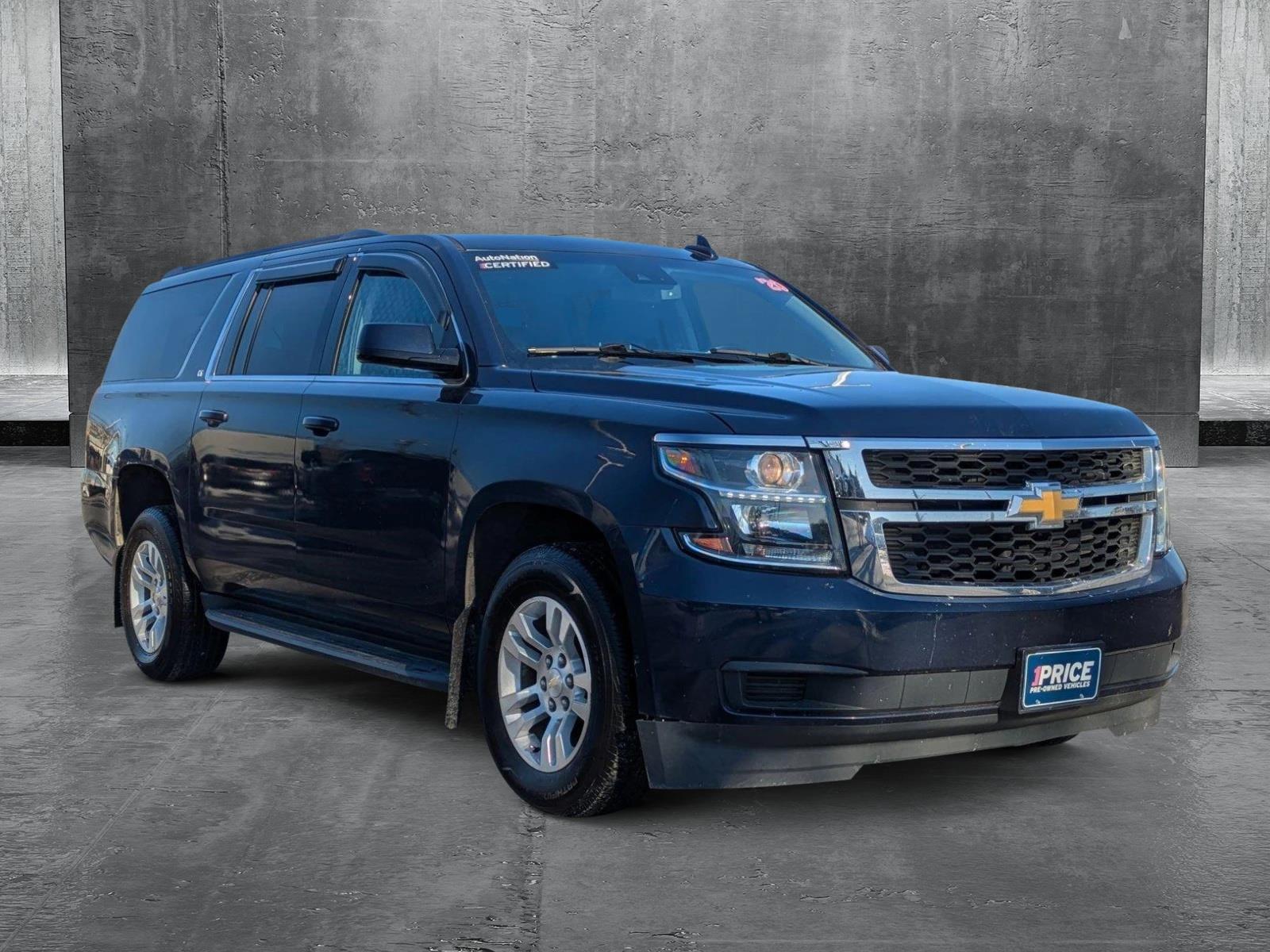 2020 Chevrolet Suburban LT photo 3