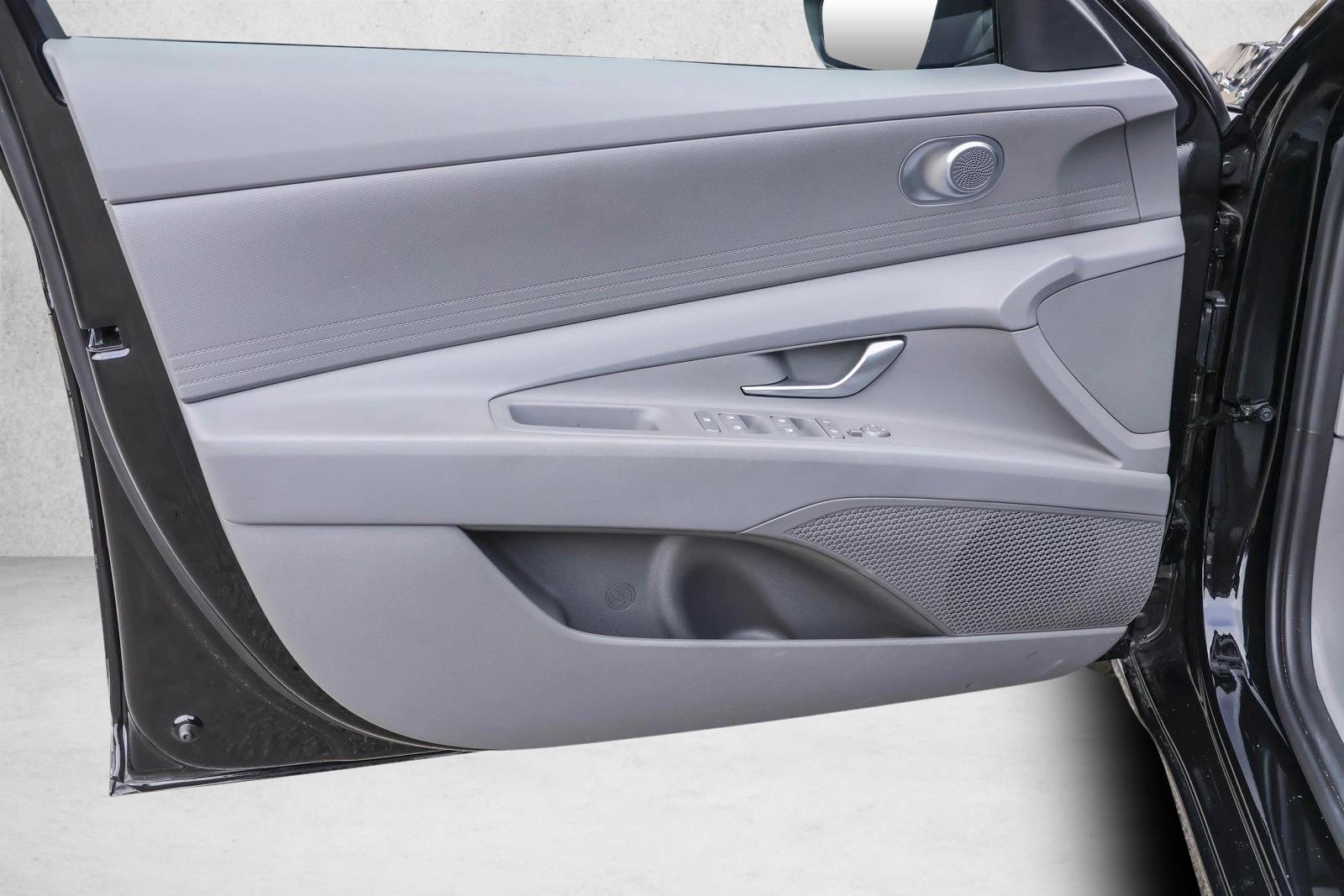 2025 HYUNDAI ELANTRA - Image 12