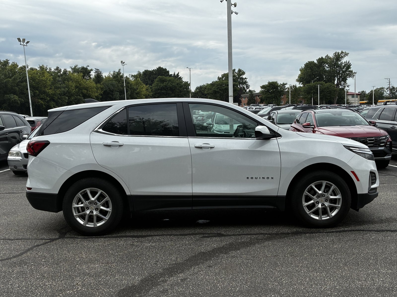 2024 Chevrolet Equinox LT photo 4