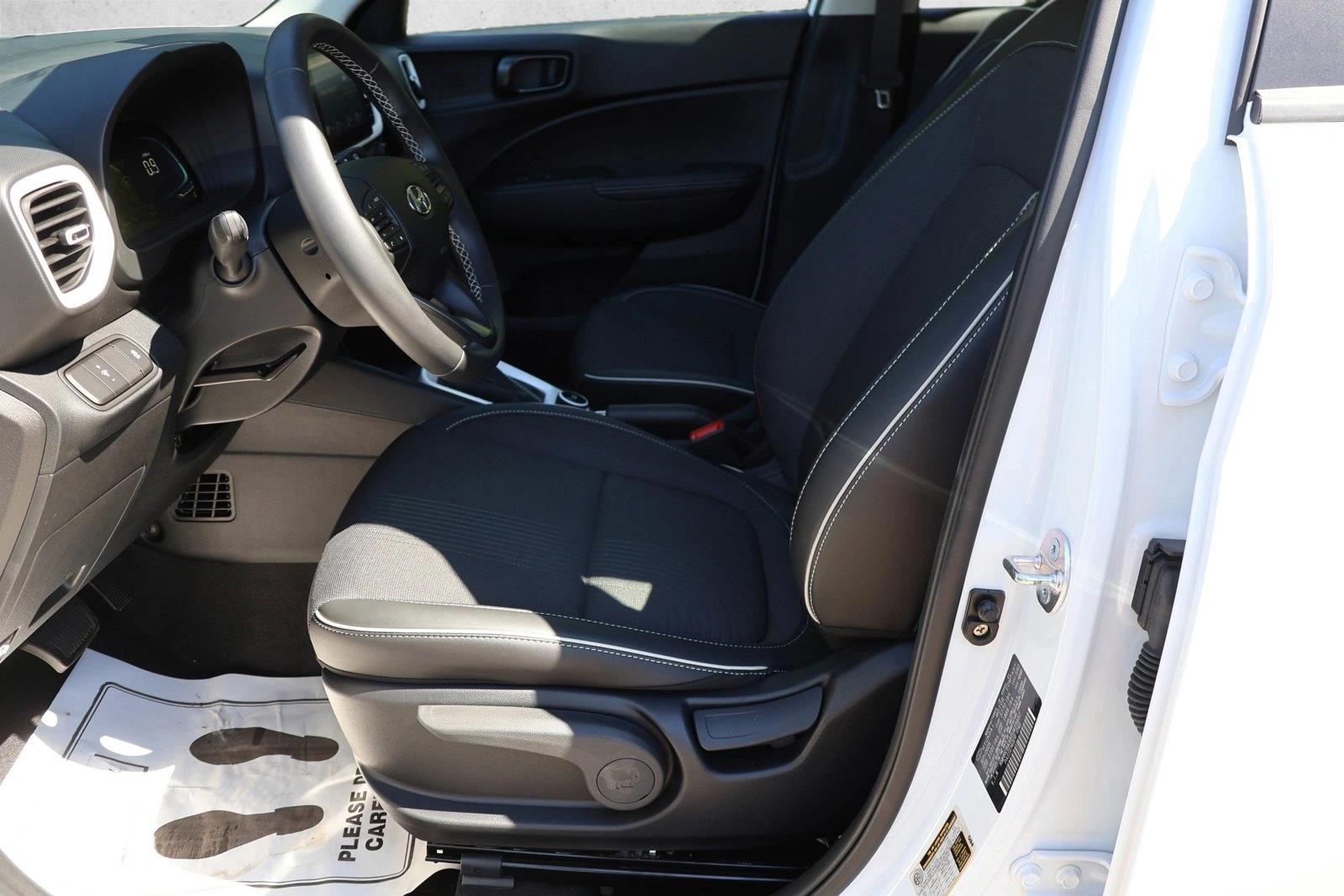 2026 Hyundai Venue SEL - Photo 11