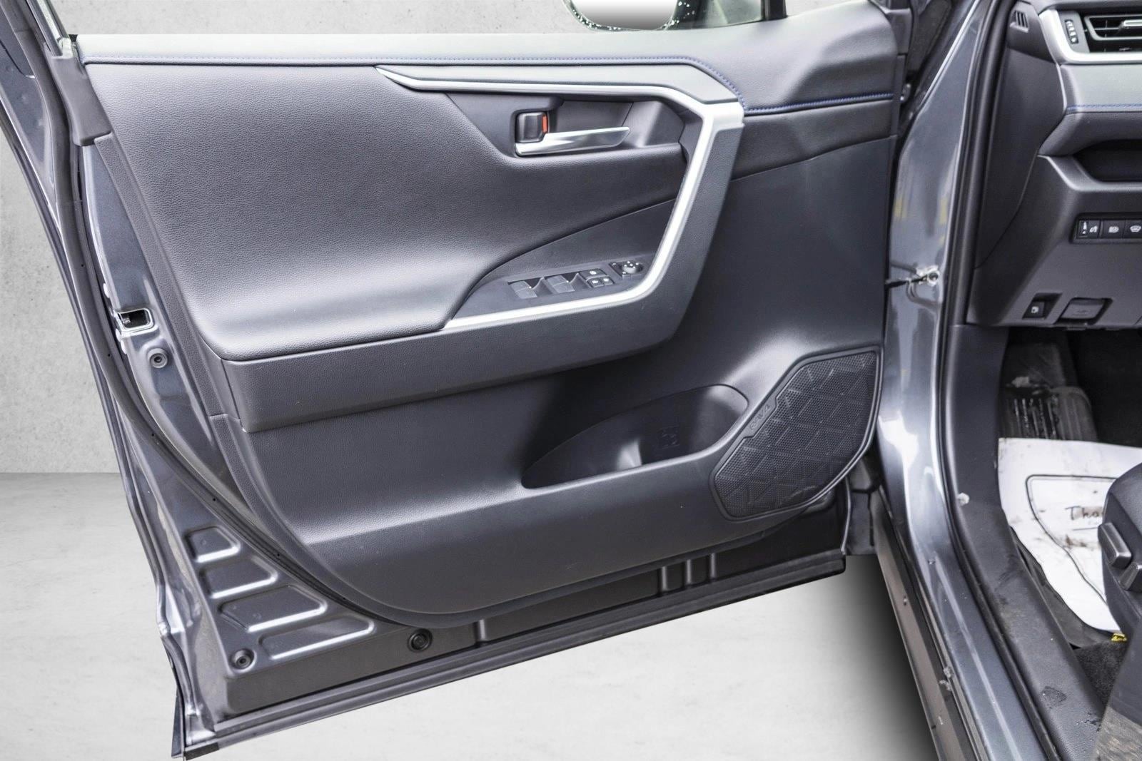 2023 TOYOTA RAV4 - Image 12