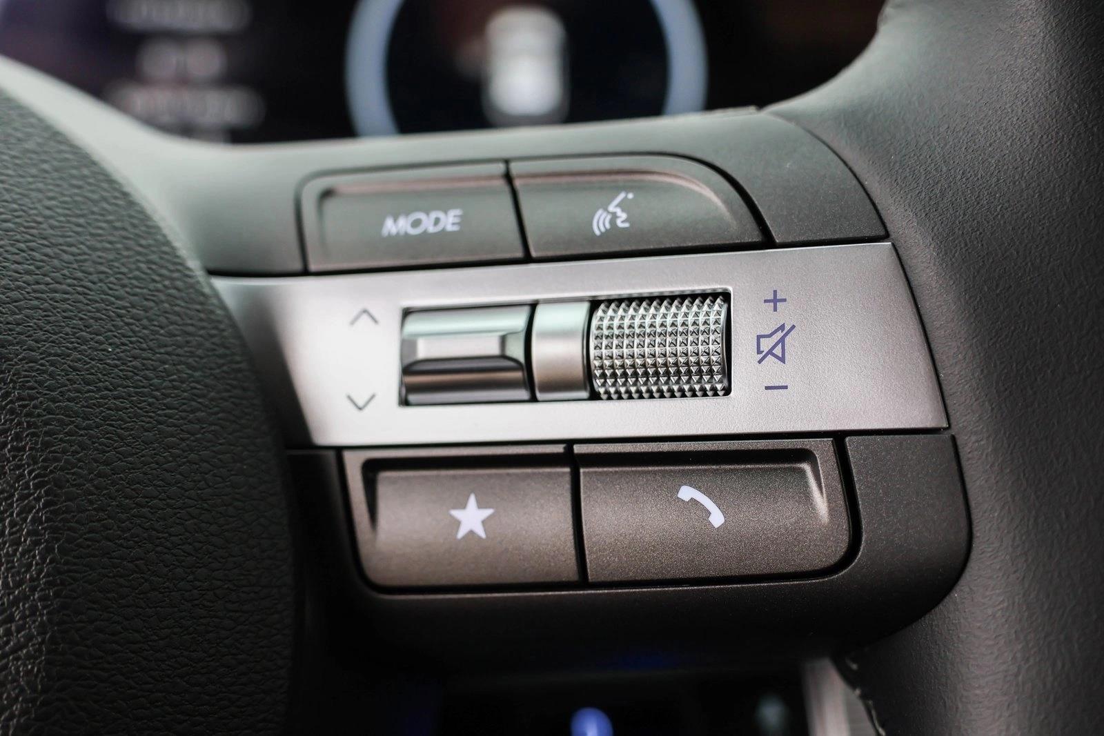 2025 Hyundai Kona SEL Convenience - Photo 16