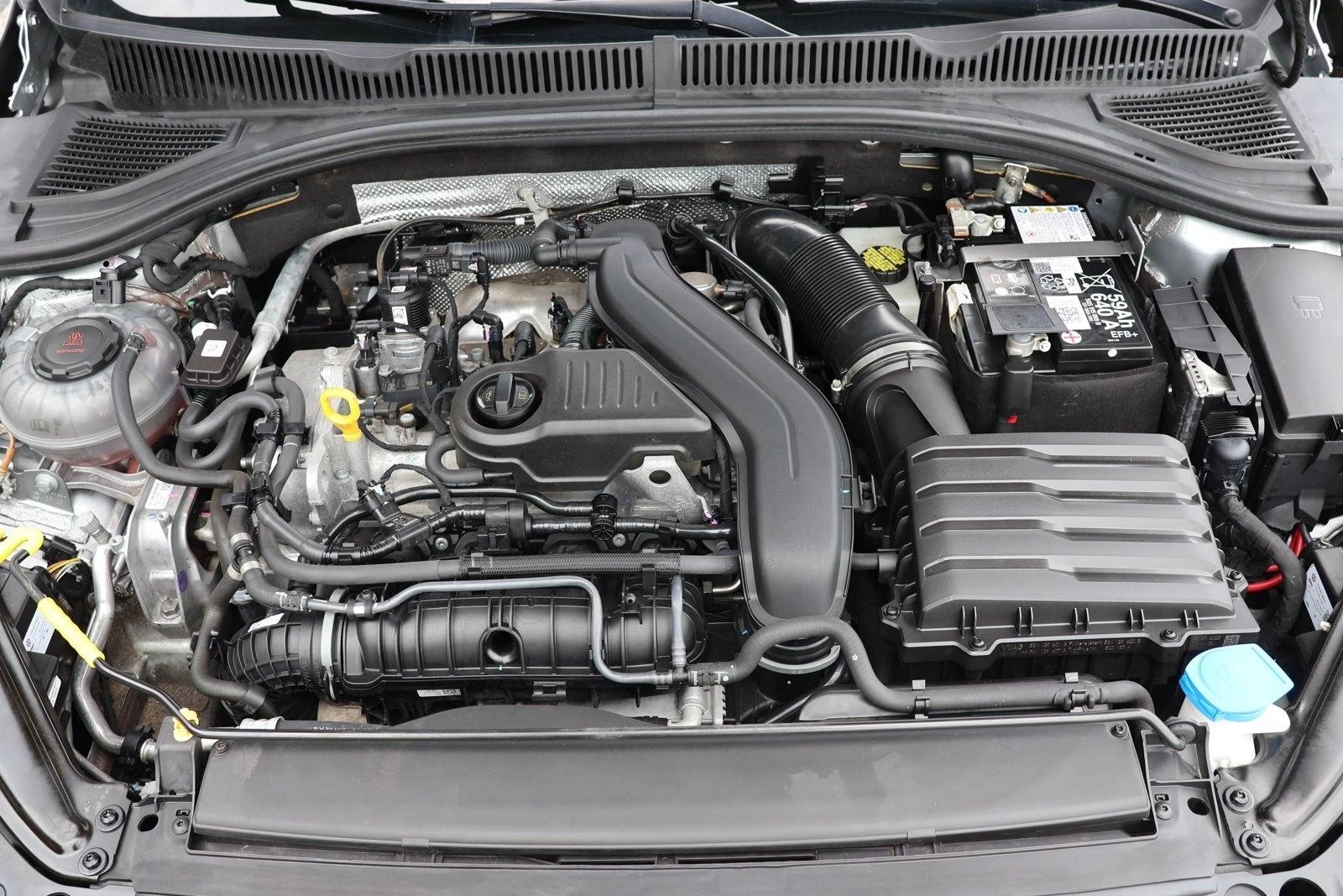 2024 Volkswagen Jetta SE - Photo 29