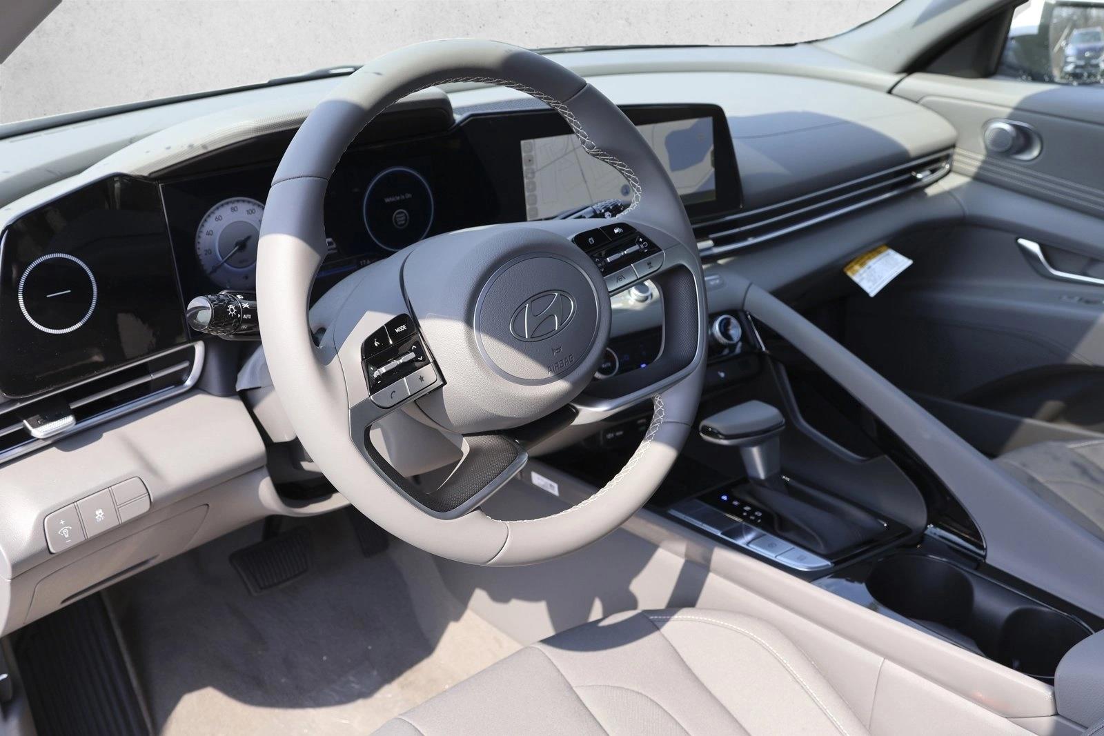 2025 Hyundai Elantra SEL - Photo 10