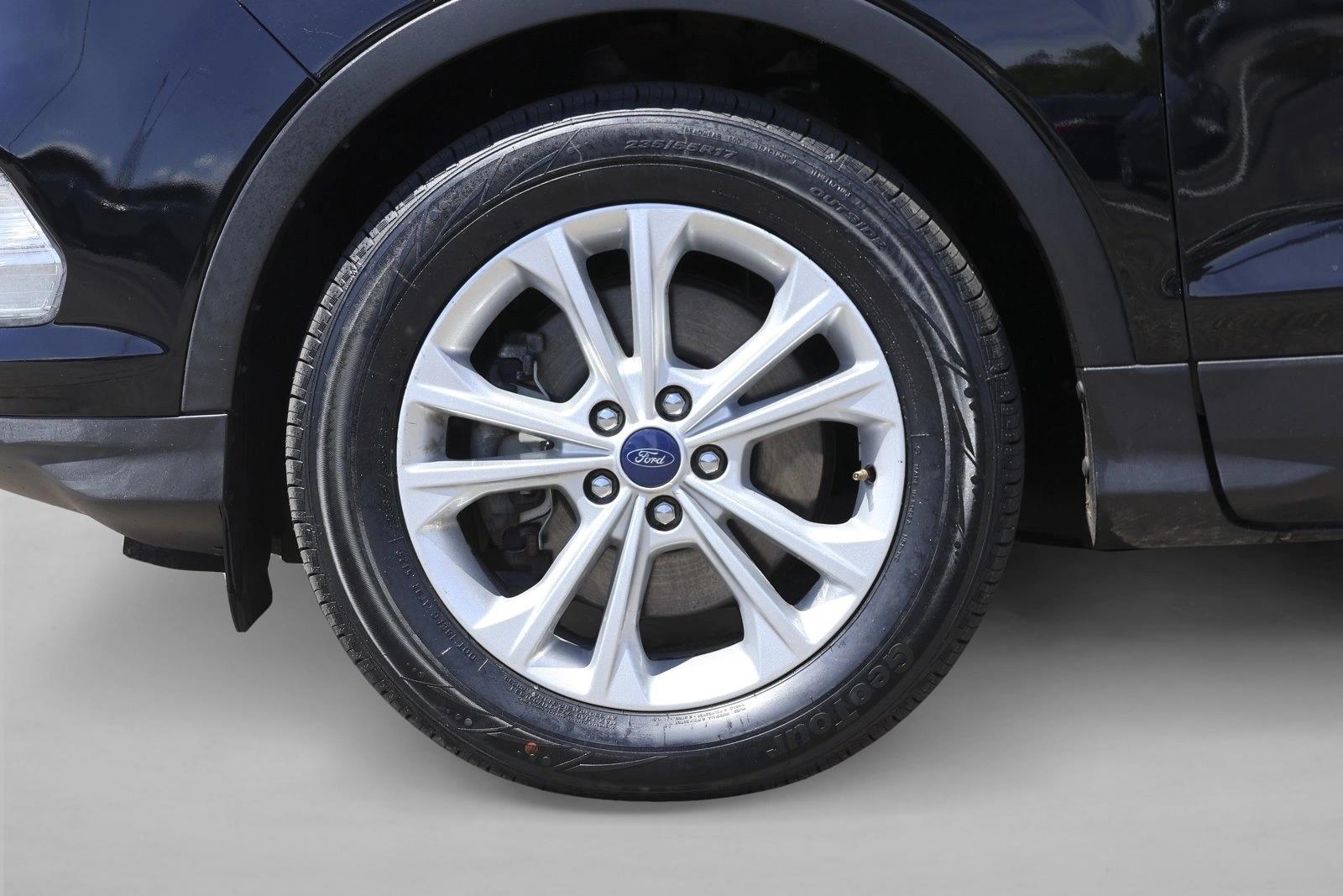 2017 Ford Escape SE - Photo 9