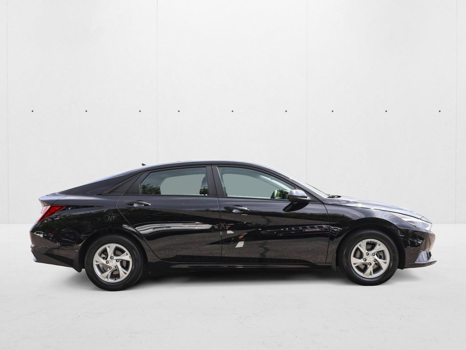 2022 Hyundai Elantra SE photo 4
