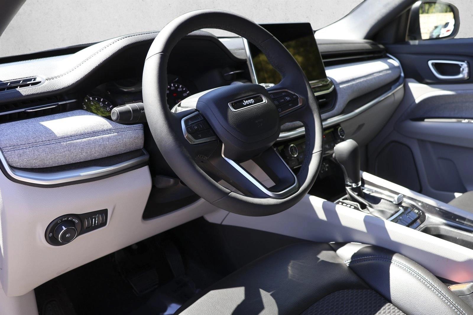 2023 Jeep Compass Latitude - Photo 10
