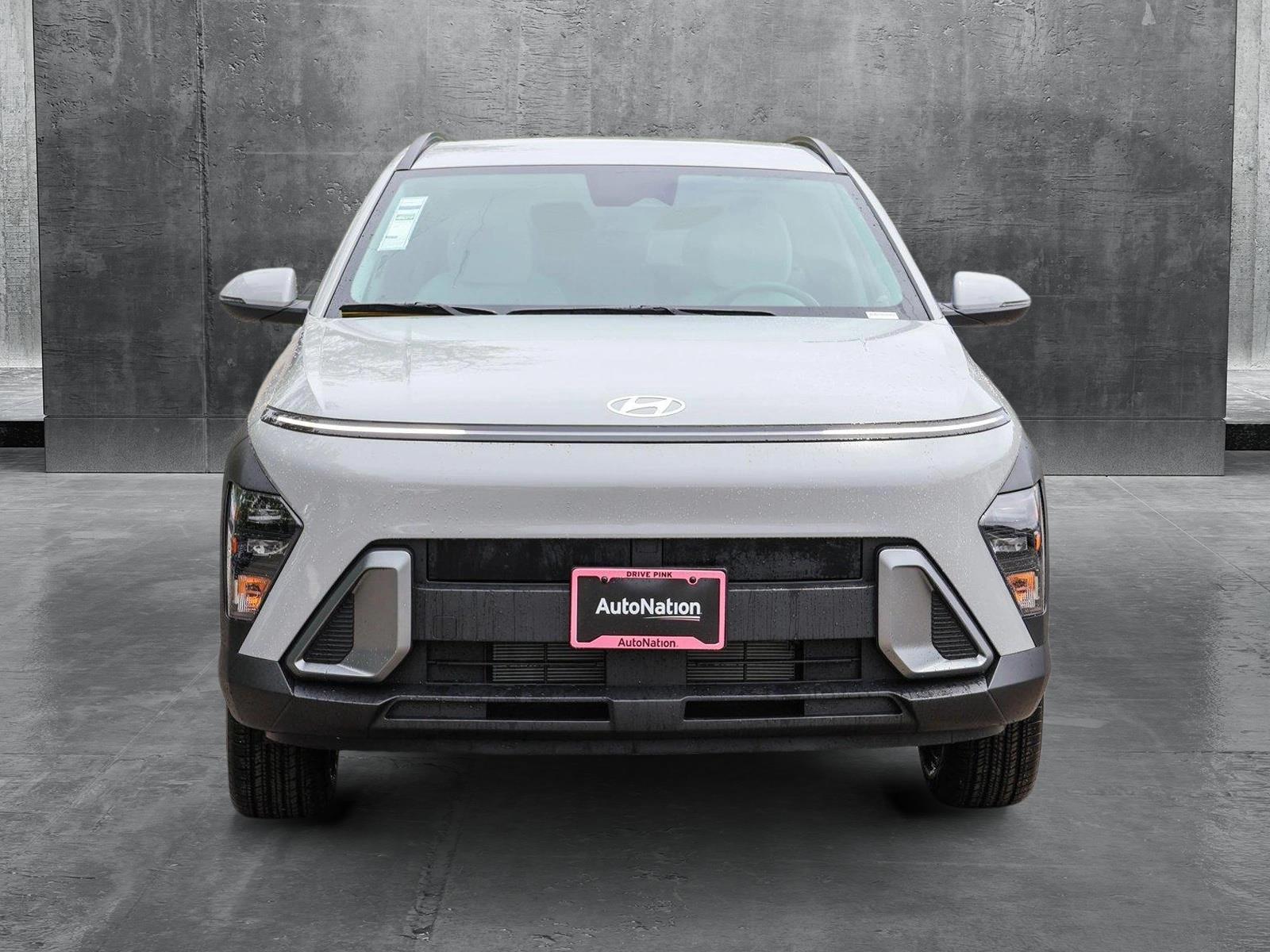 2025 Hyundai Kona SEL photo 2