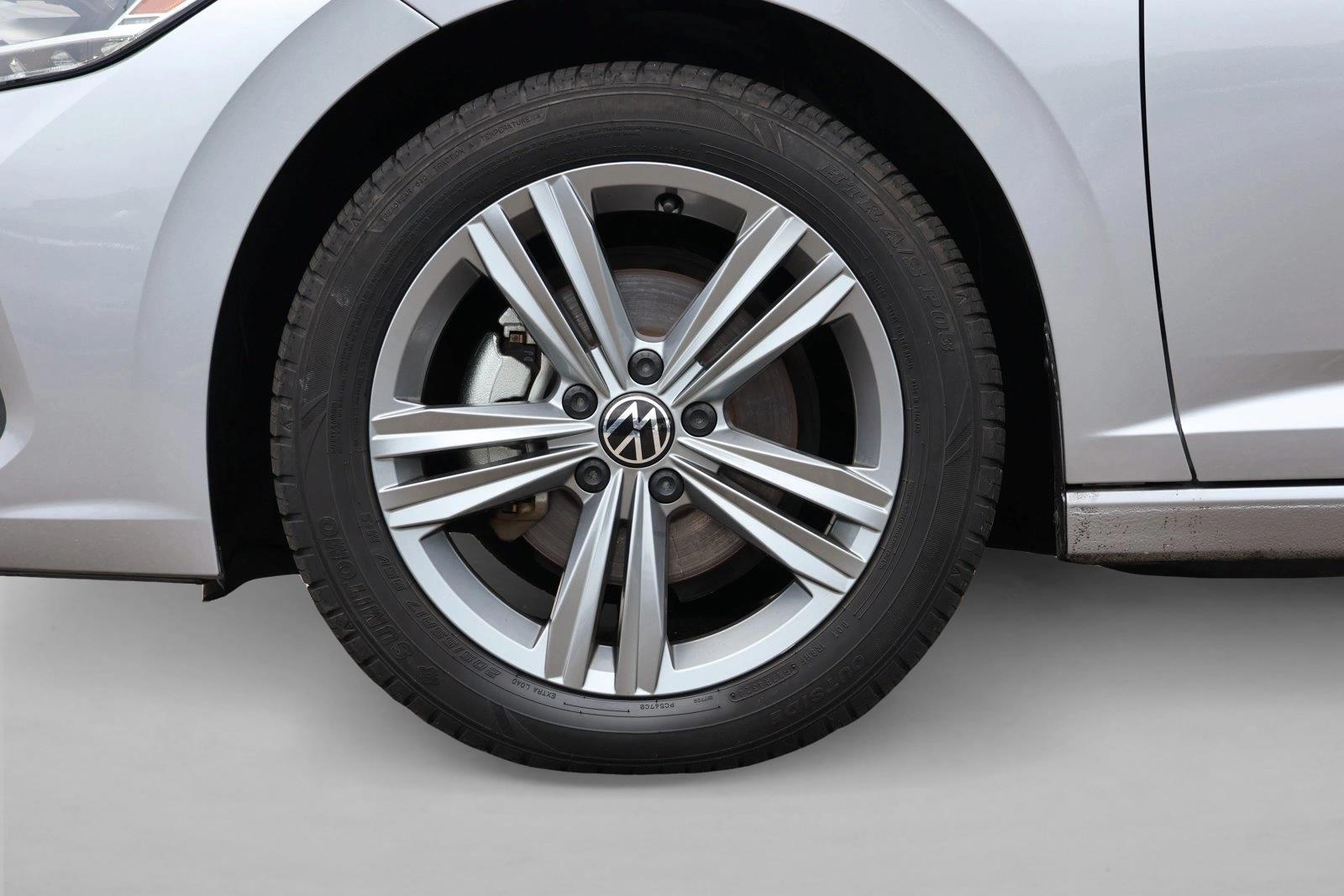 2024 Volkswagen Jetta SE - Photo 9