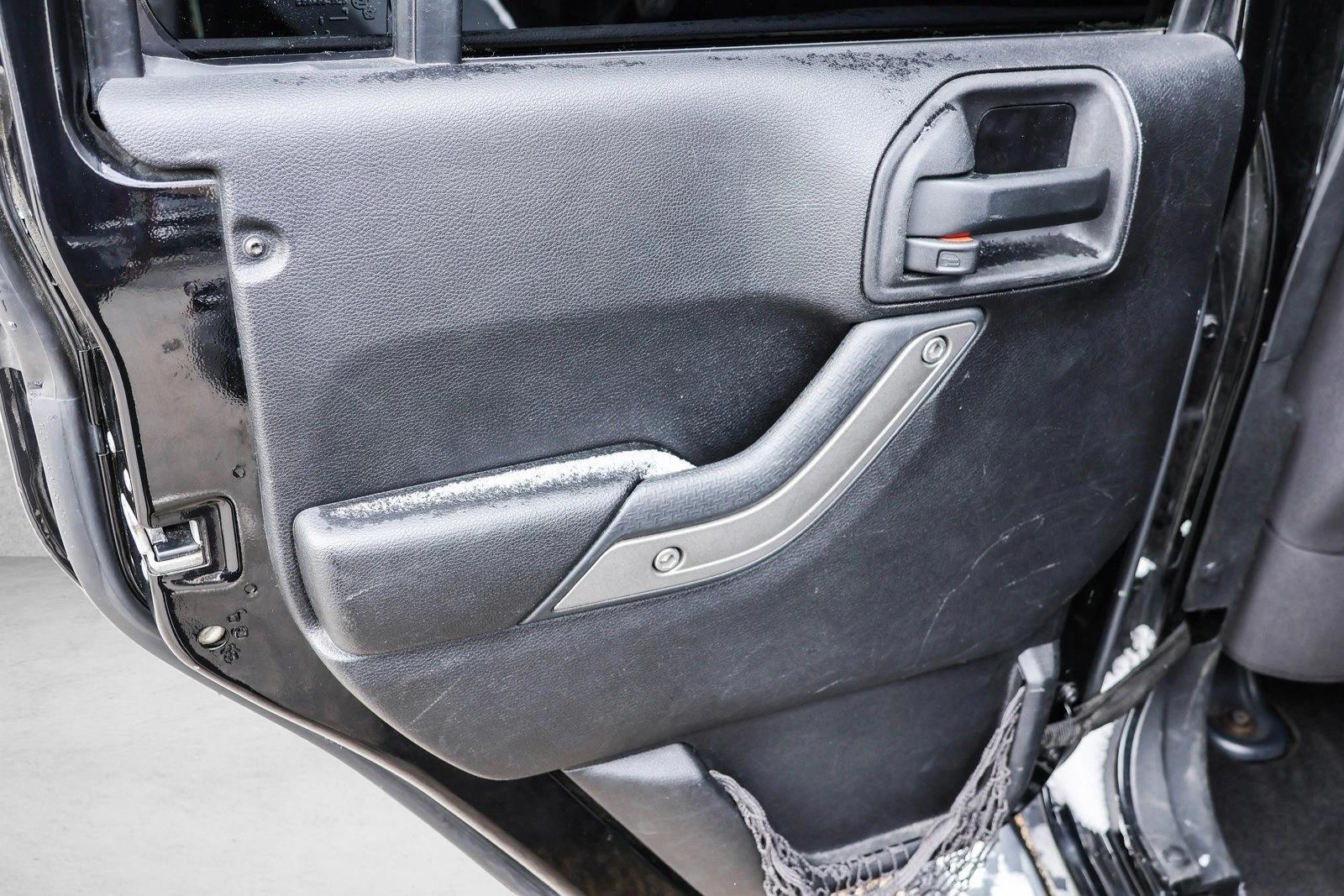 2013 JEEP WRANGLER - Image 18