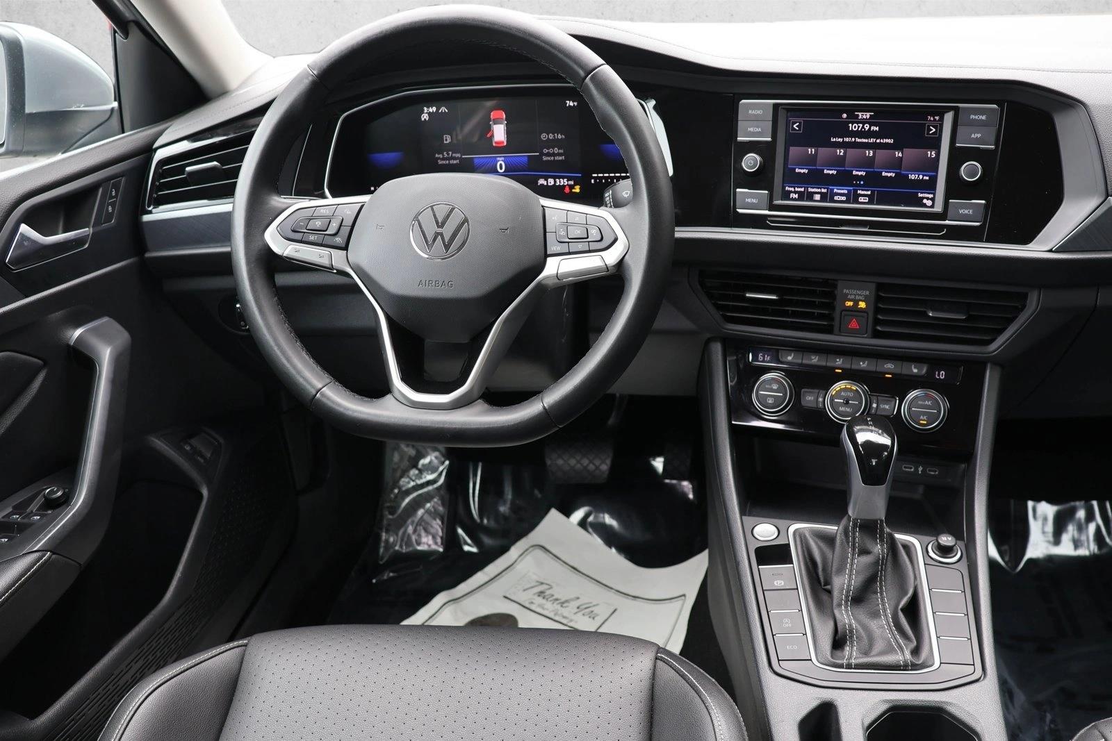 2024 Volkswagen Jetta SE - Photo 22