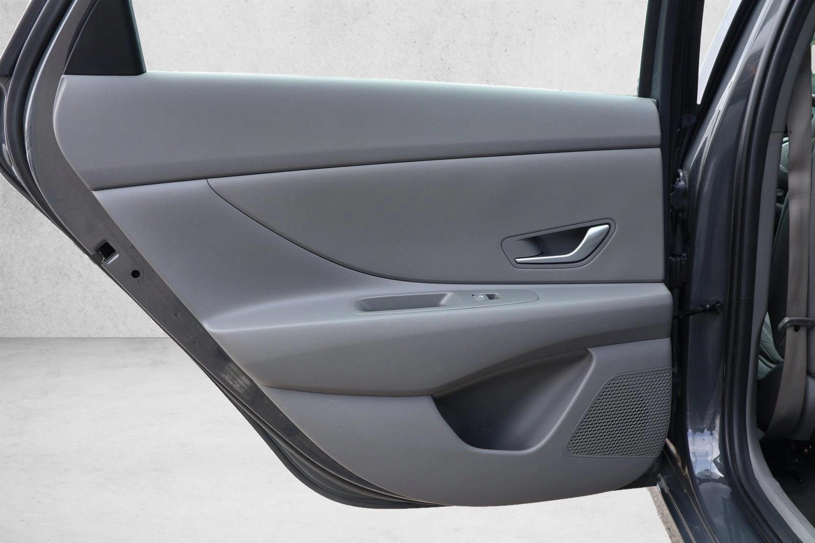 2024 Hyundai Elantra SEL - Photo 21