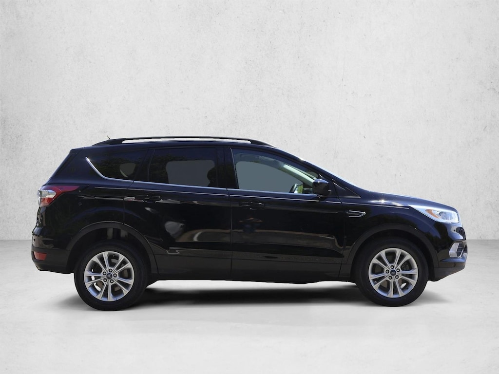 Used 2017 Ford Escape SE Sport Utility