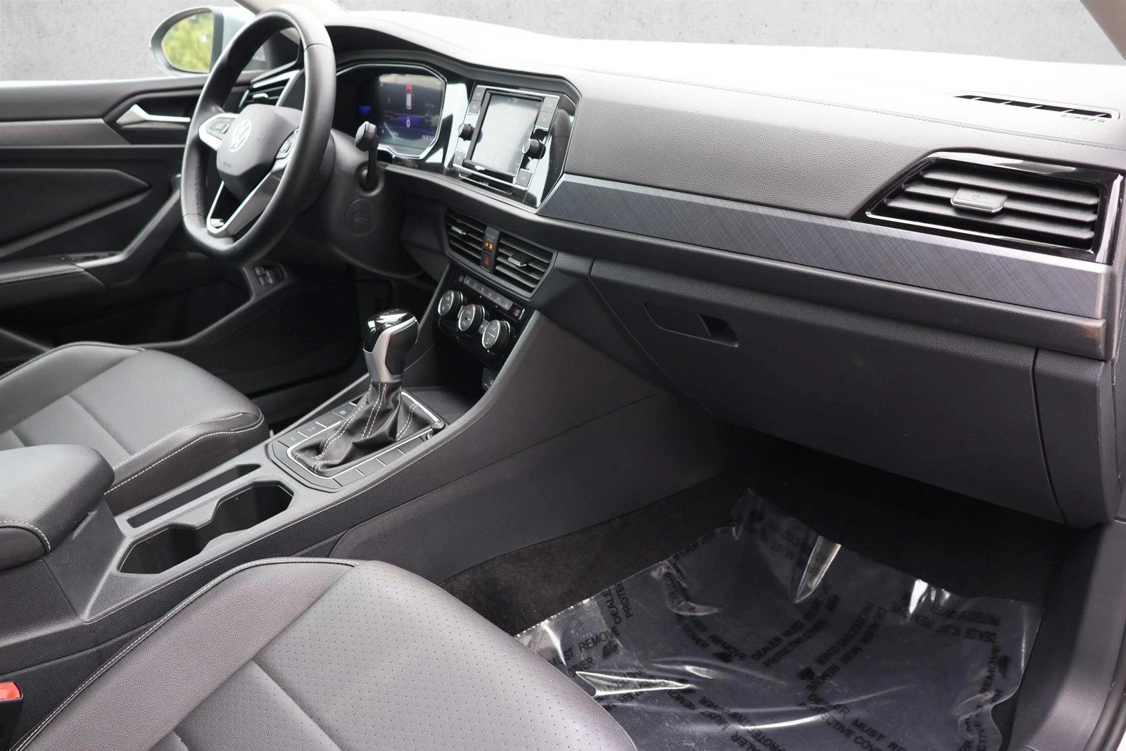 2024 Volkswagen Jetta SE - Photo 26