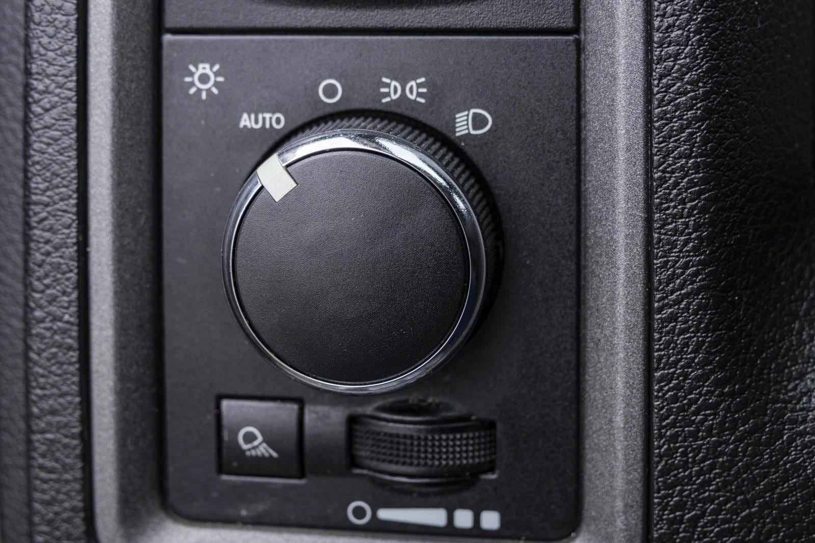 2014 RAM 1500 - Image 13