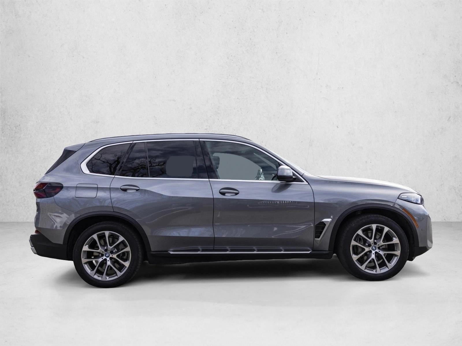 2025 BMW X5 - Image 4
