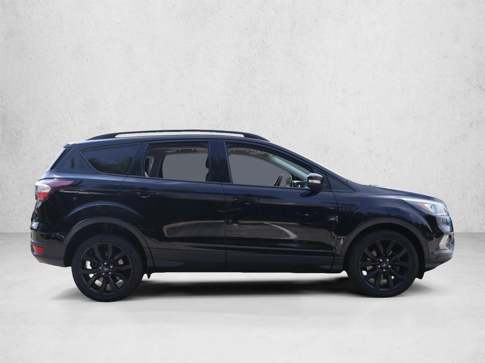 2017 Ford Escape Titanium - Photo 4