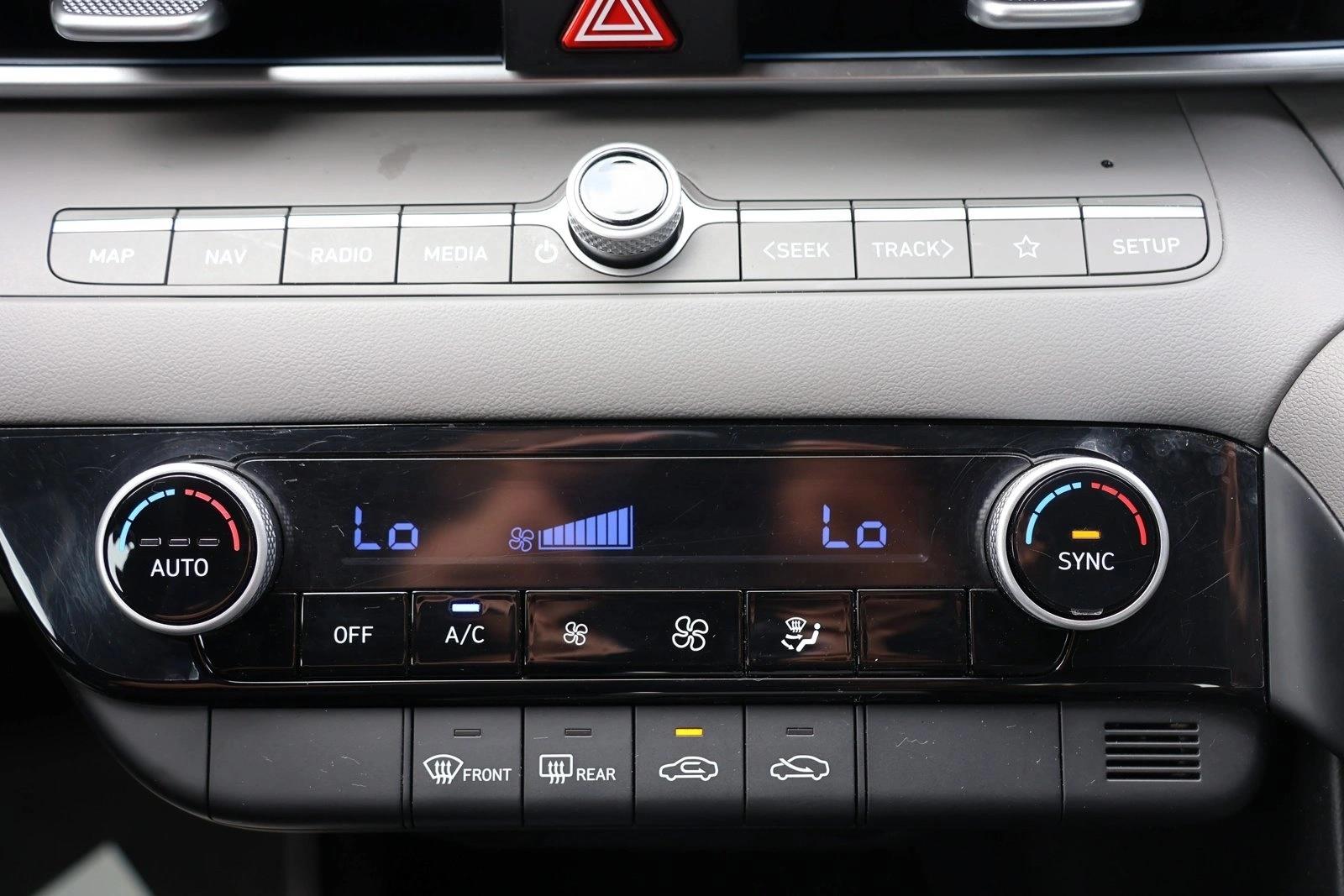 2024 Hyundai Elantra SEL - Photo 19