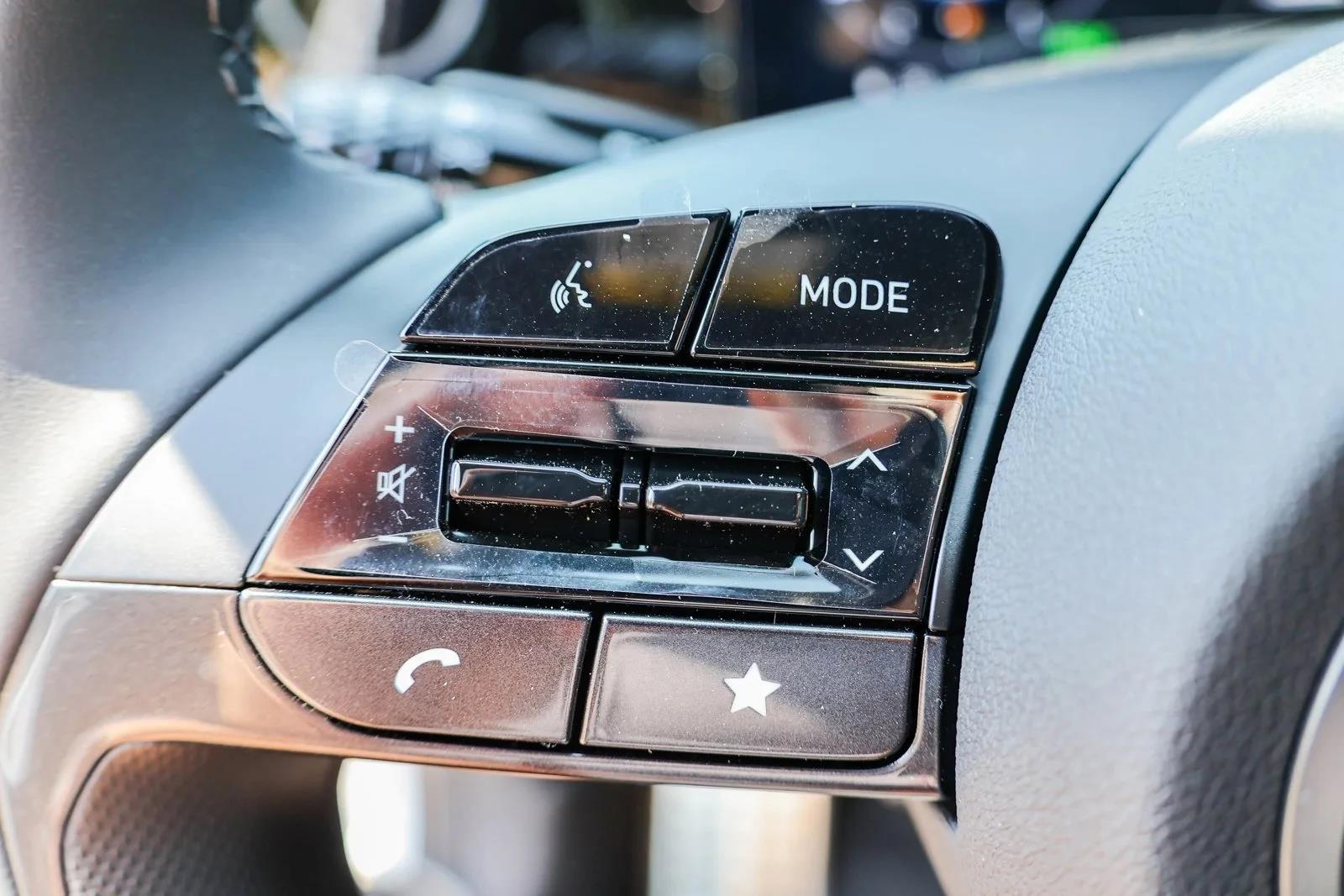 2025 Hyundai Elantra Blue - Photo 14