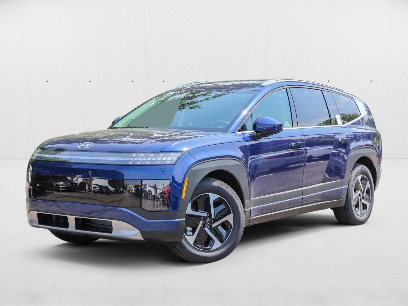 2026 Hyundai Ioniq SE's photo