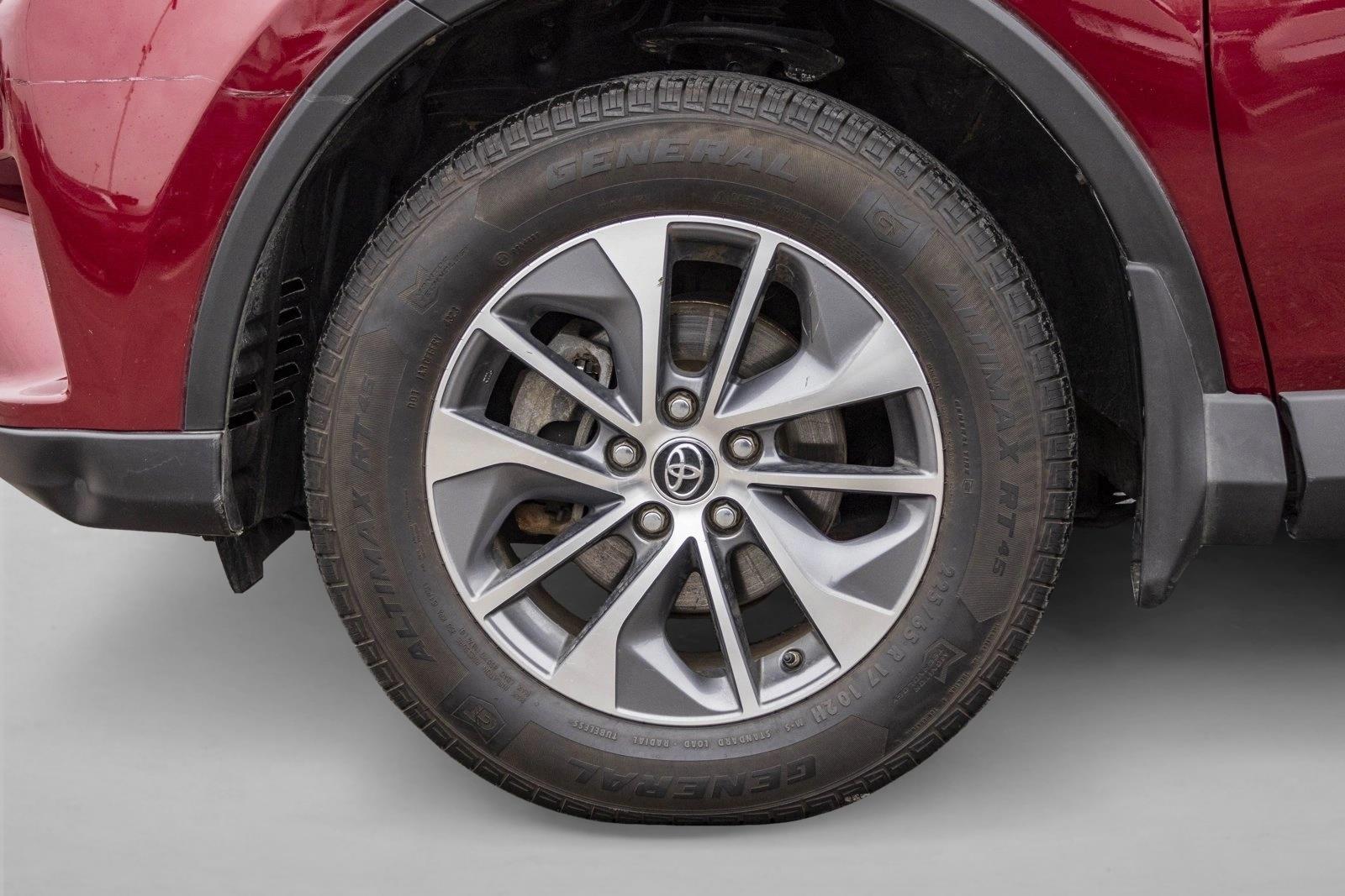 2018 TOYOTA RAV4 - Image 9