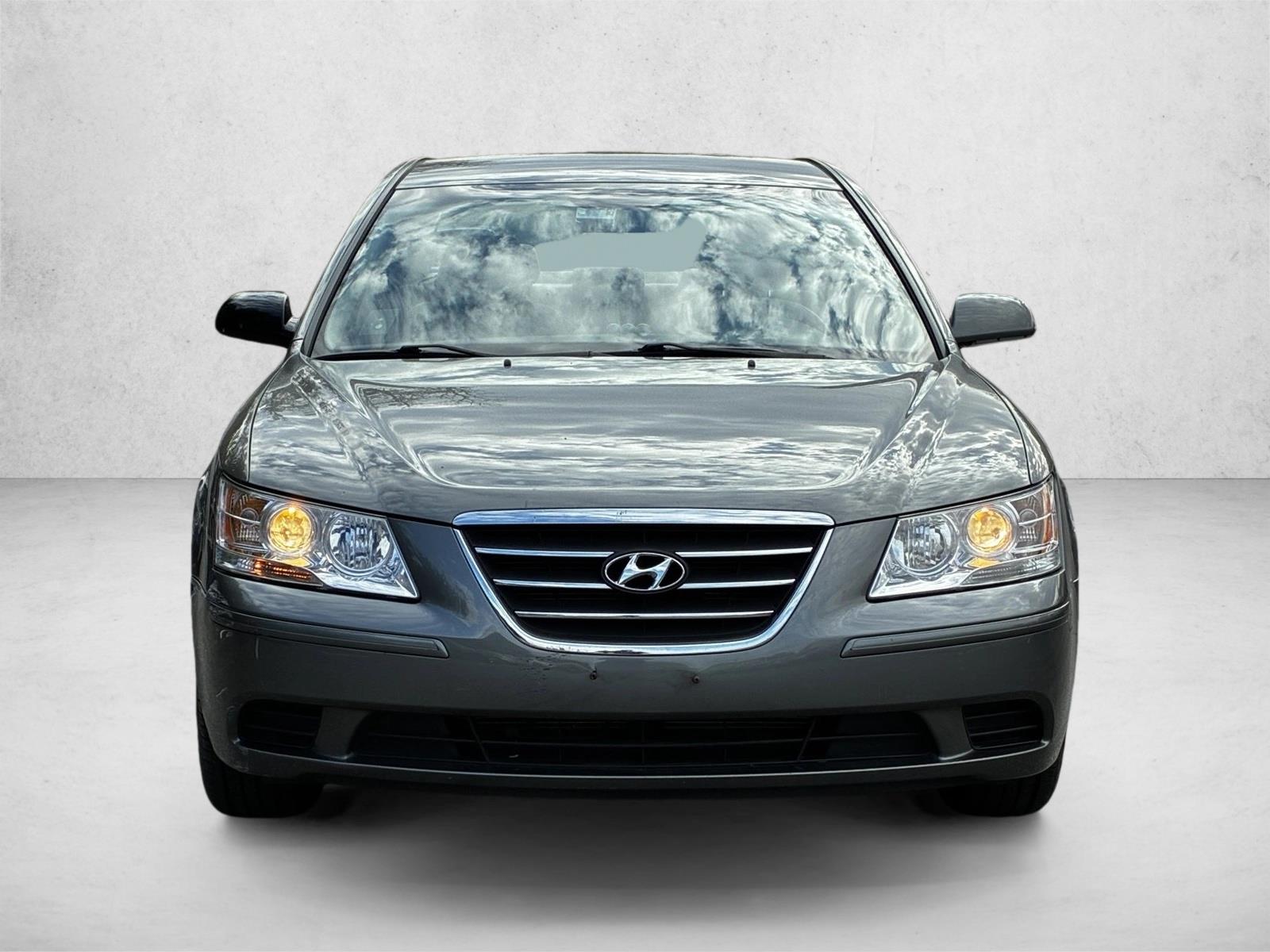 2010 Hyundai Sonata GLS photo 2