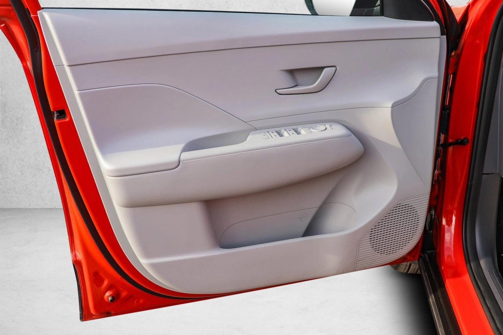 2025 HYUNDAI KONA - Image 12