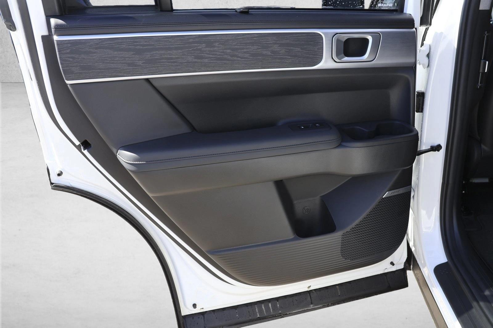 2026 Hyundai Santa Fe Limited - Photo 23