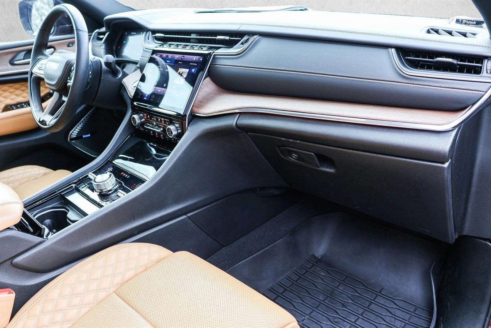 2023 JEEP GRAND CHEROKEE - Image 29