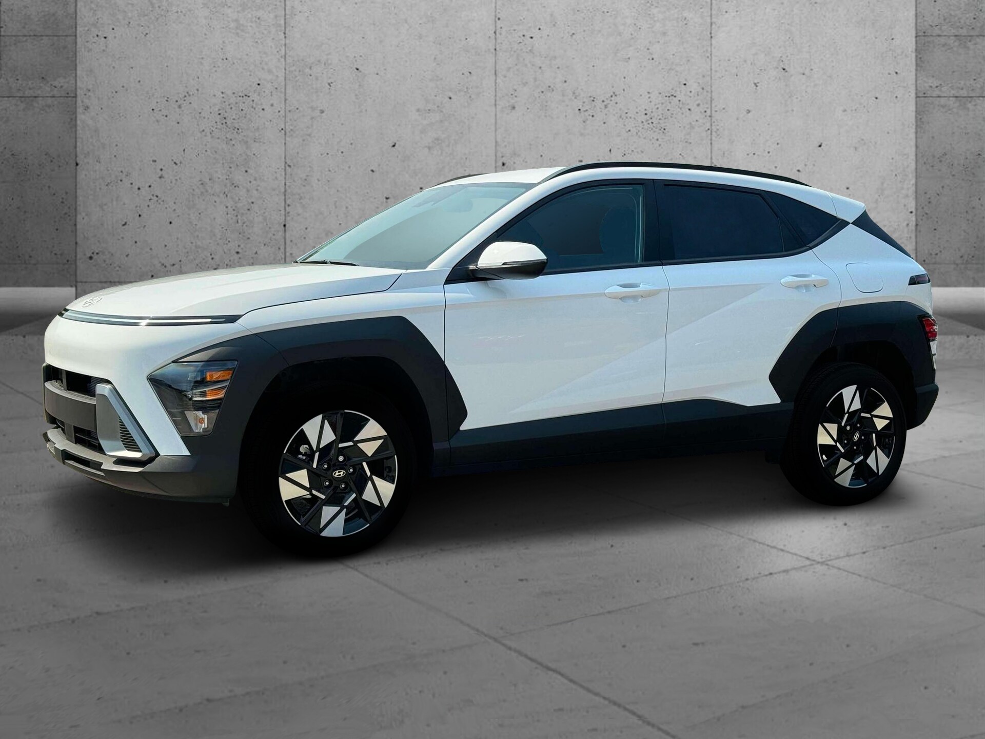 2025 Hyundai Kona SEL photo 2