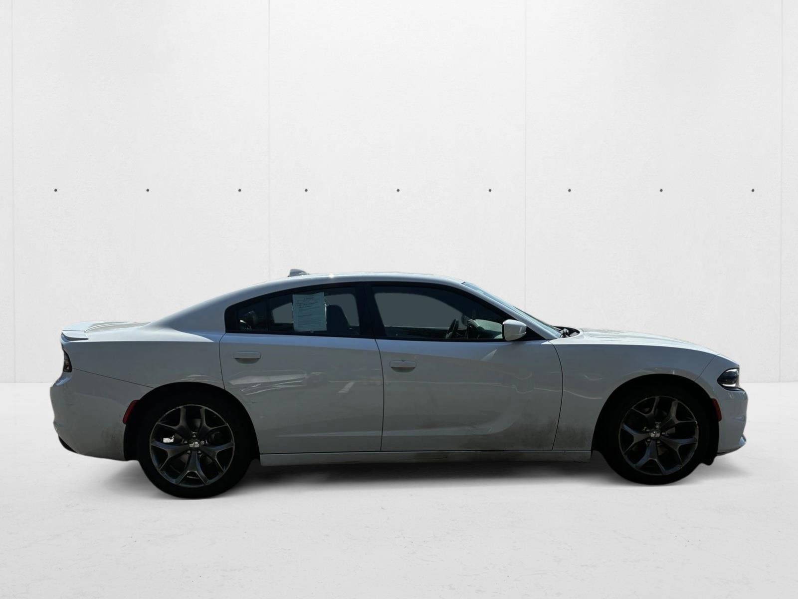 2016 Dodge Charger SXT photo 4