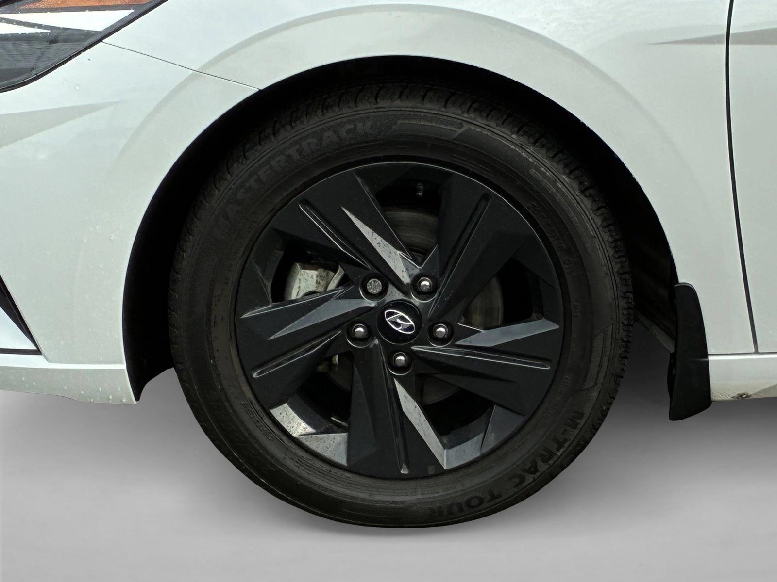 2023 HYUNDAI ELANTRA - Image 9