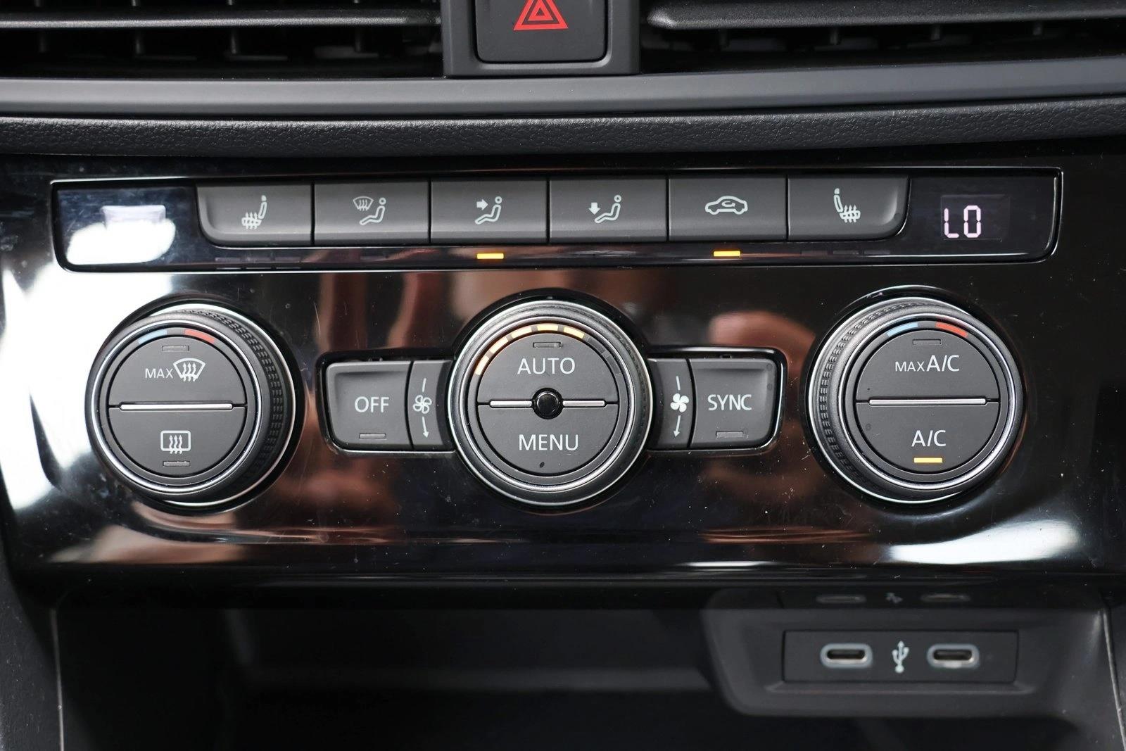 2024 Volkswagen Jetta SE - Photo 19