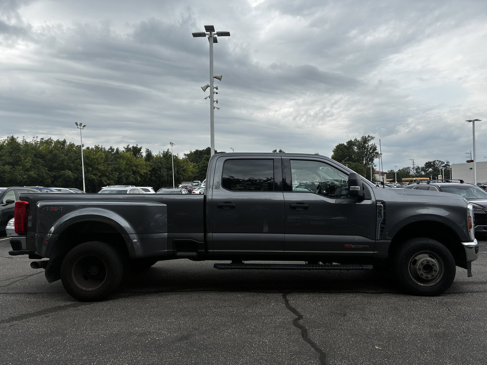 2024 Ford F-350 XLT photo 4