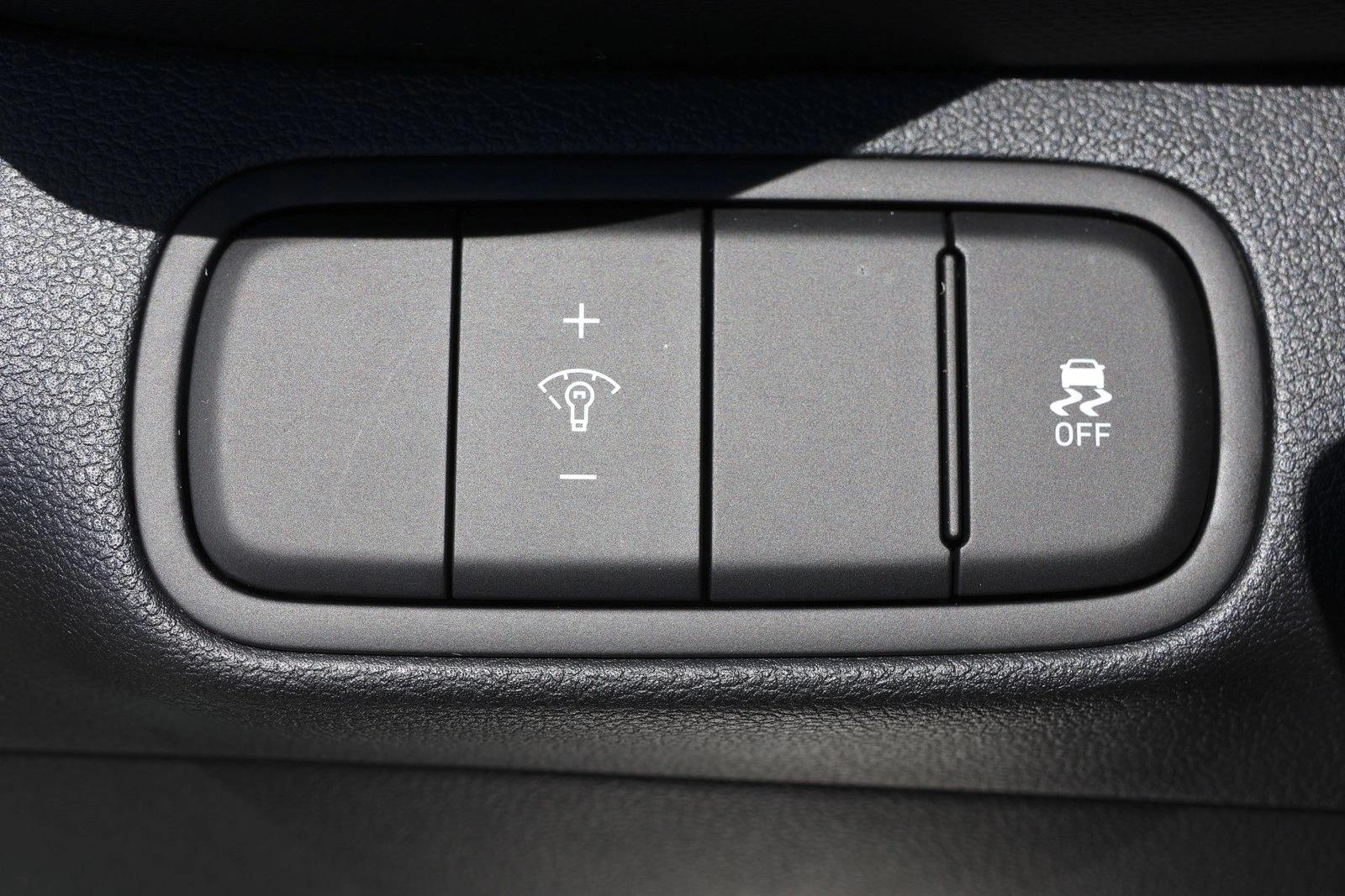 2026 Hyundai Venue SEL - Photo 13