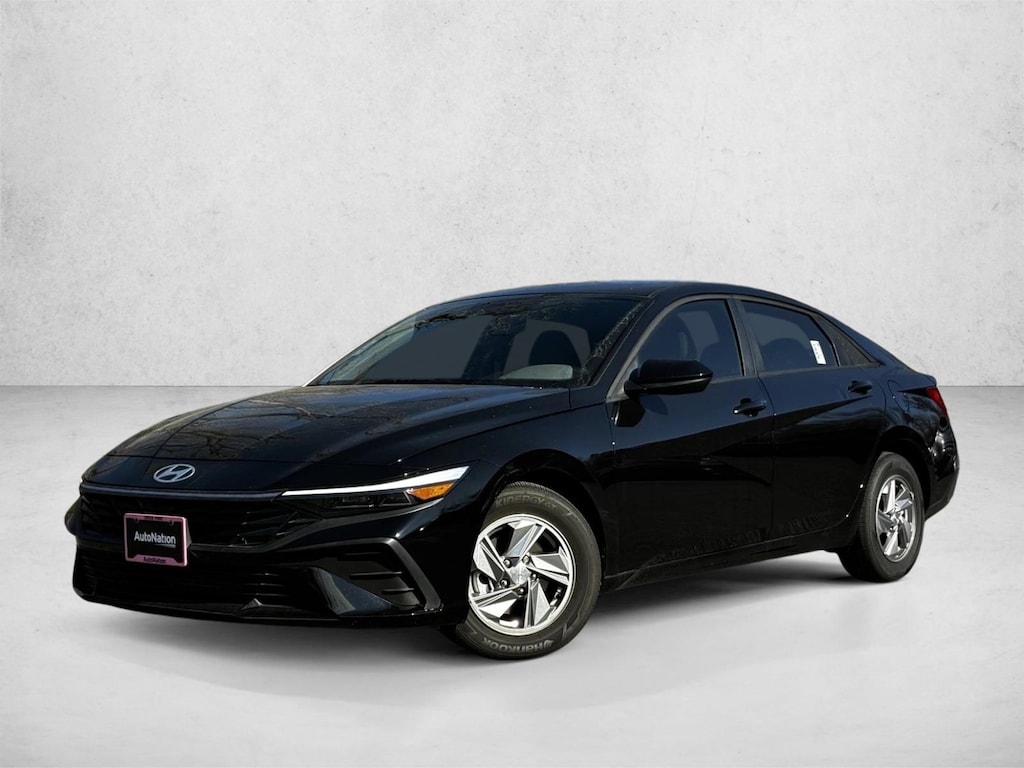 Certified 2025 Hyundai Elantra SE 4dr Car